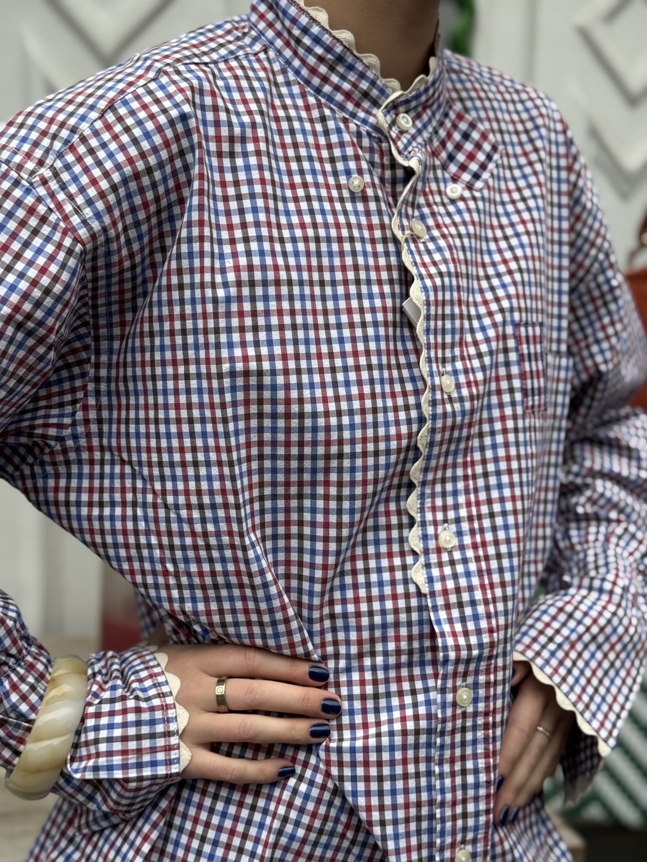 Détail du motif vichy et finitions de la chemise bohème chic 