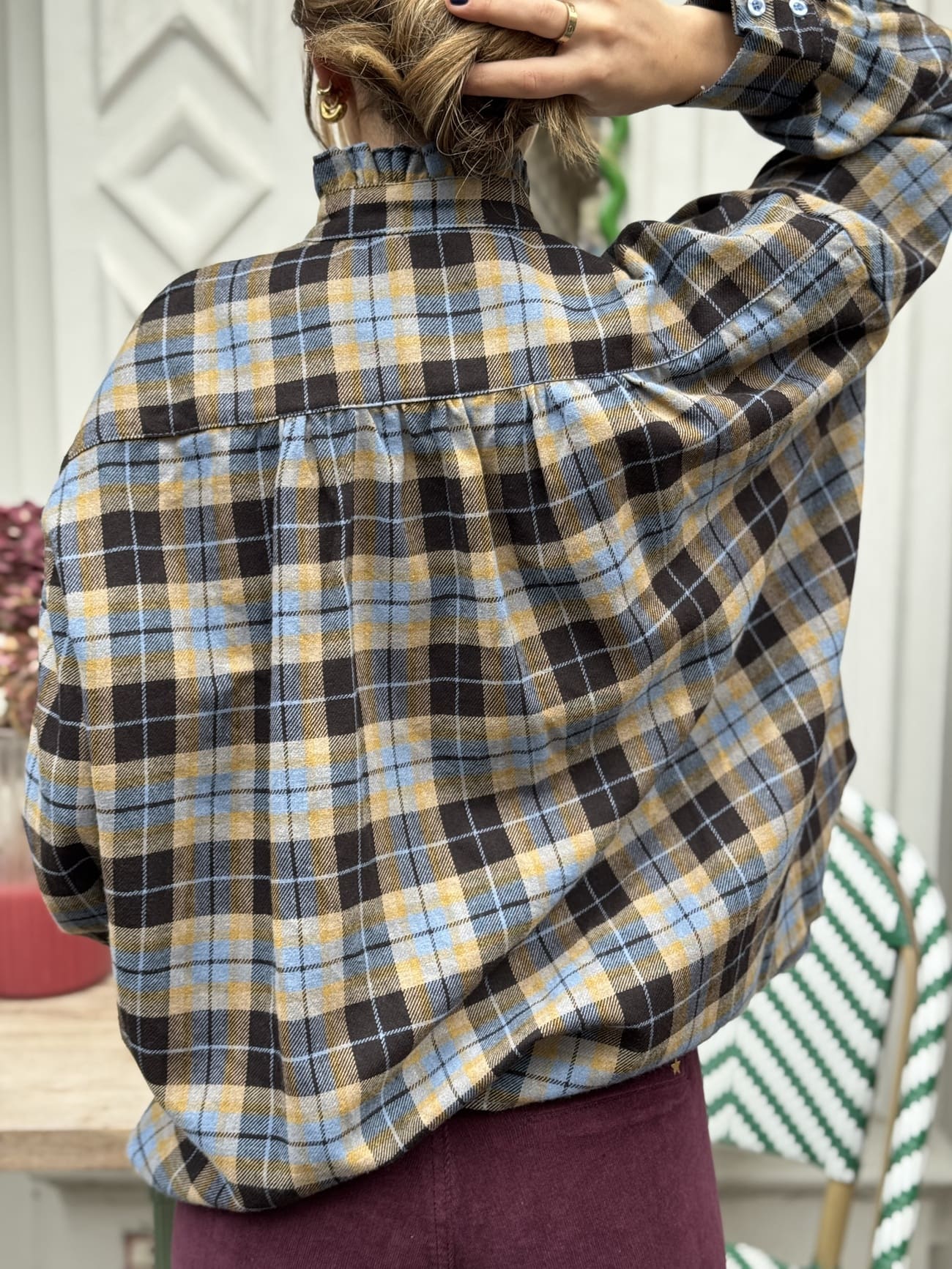 Chemise pour femme à carreaux bleu vue de dos