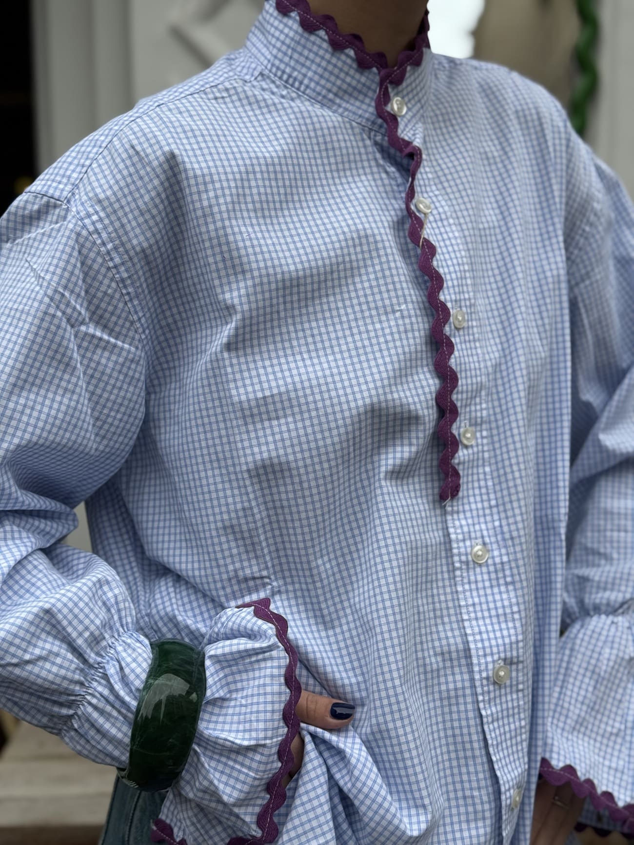 Zoom sur la chemise femme Ensemble Création bleu