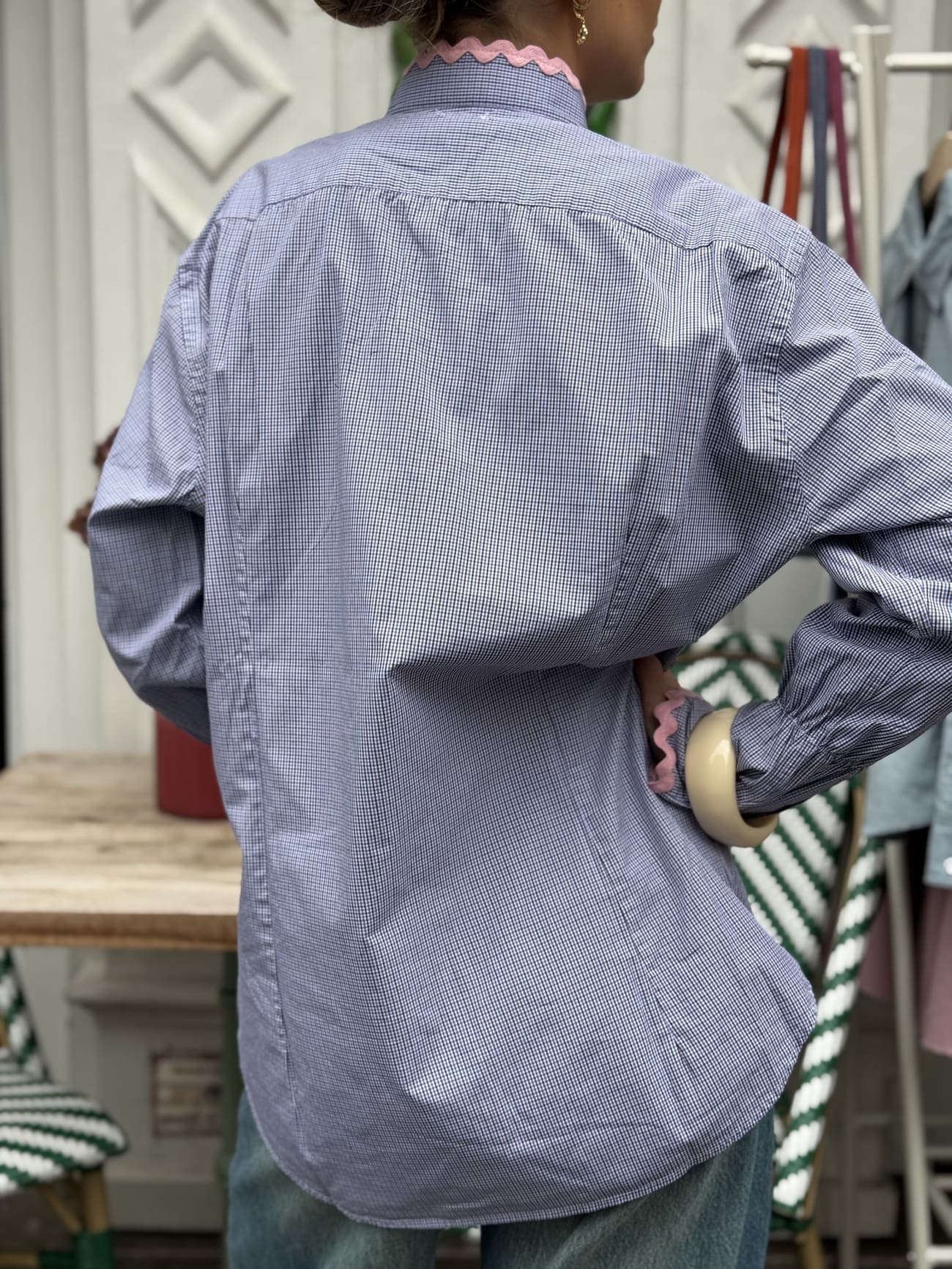 Chemise upcyclée carreaux fins vue de dos
