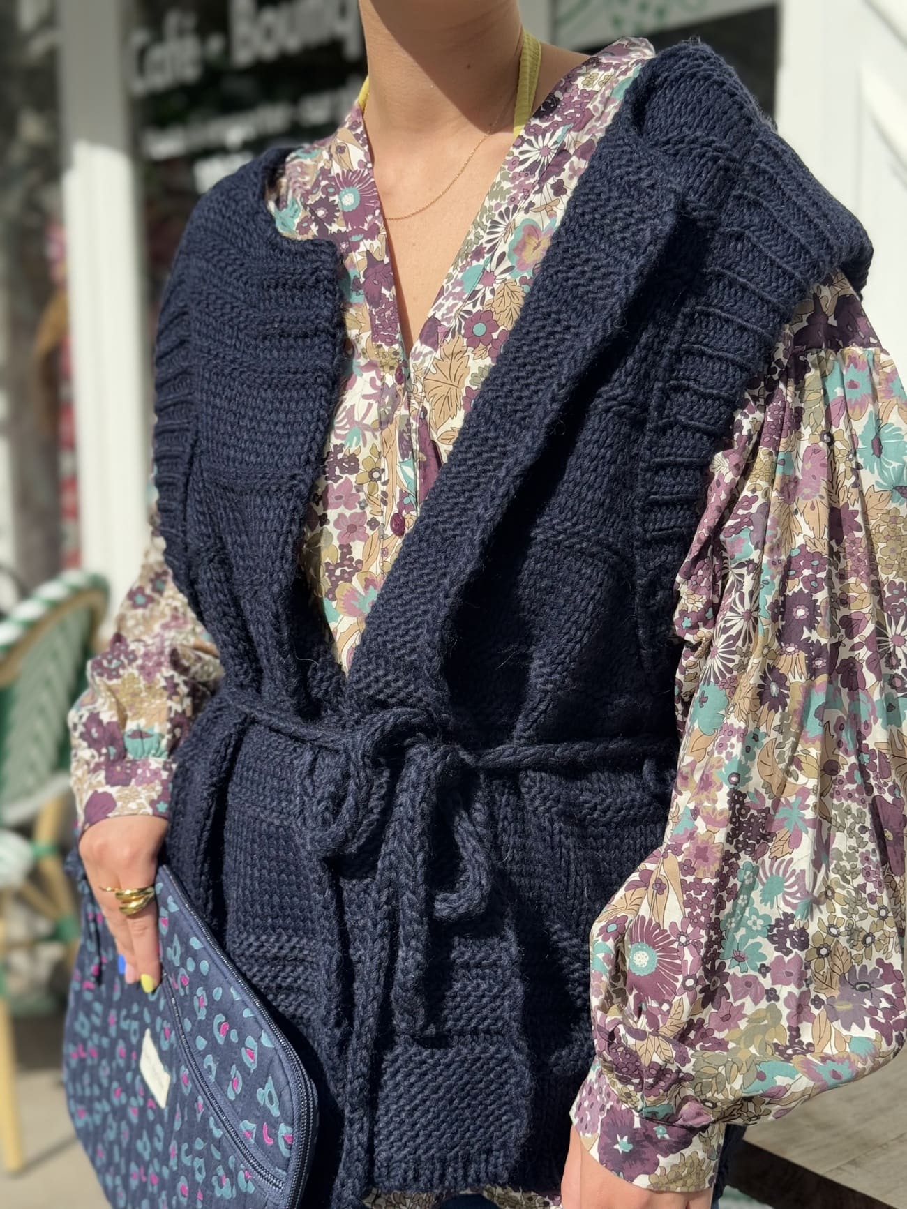 Gilet sans manche bleu marine vu de profil