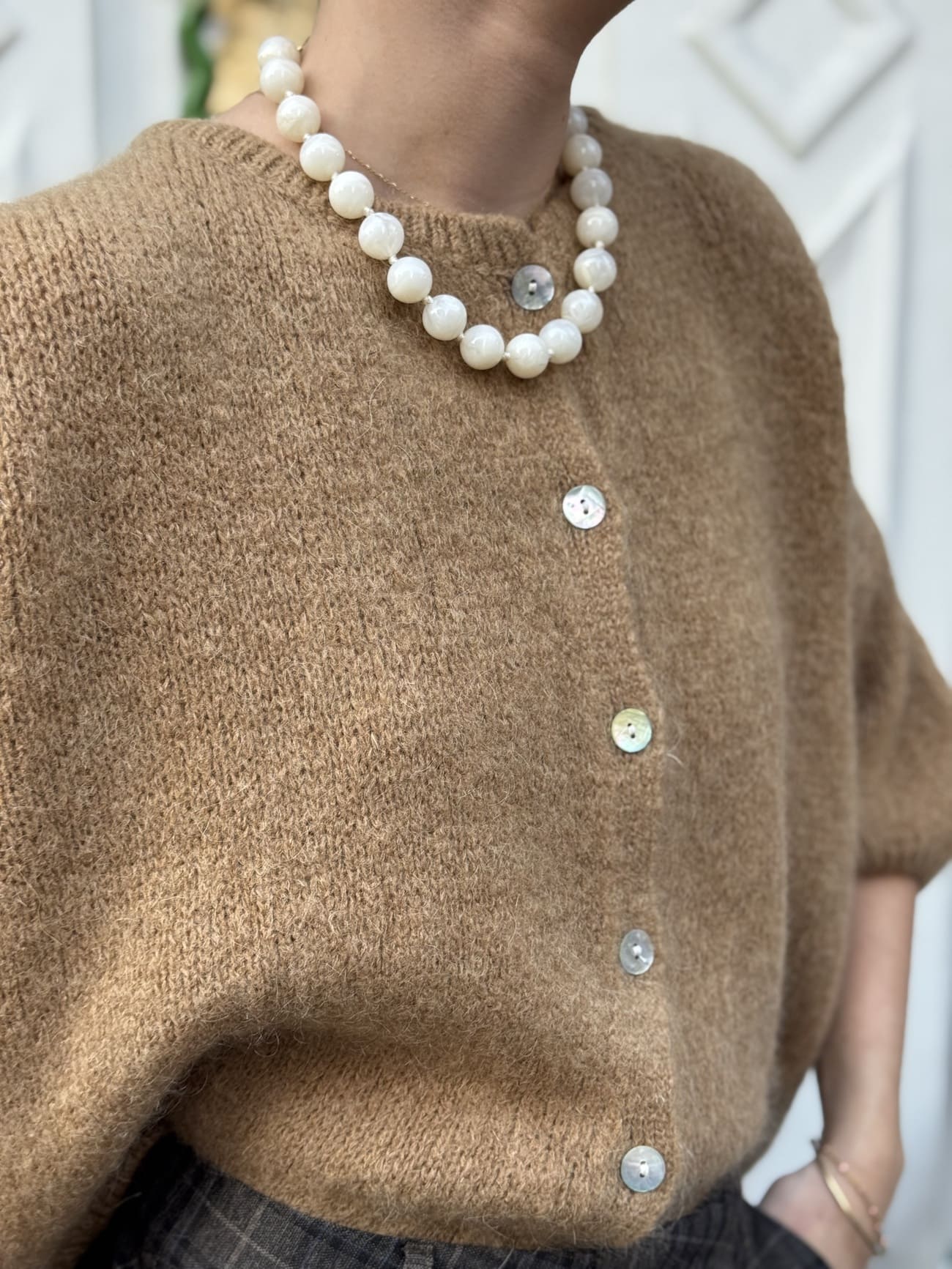 Gilet manche 3/4 camel gros plan 