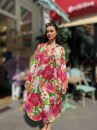 Robe midi Gold & Silver à sequins et fleurs rouges sur fond champagne
