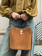 sac seau en daim camel