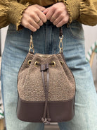 sac en cuir et molleton marron
