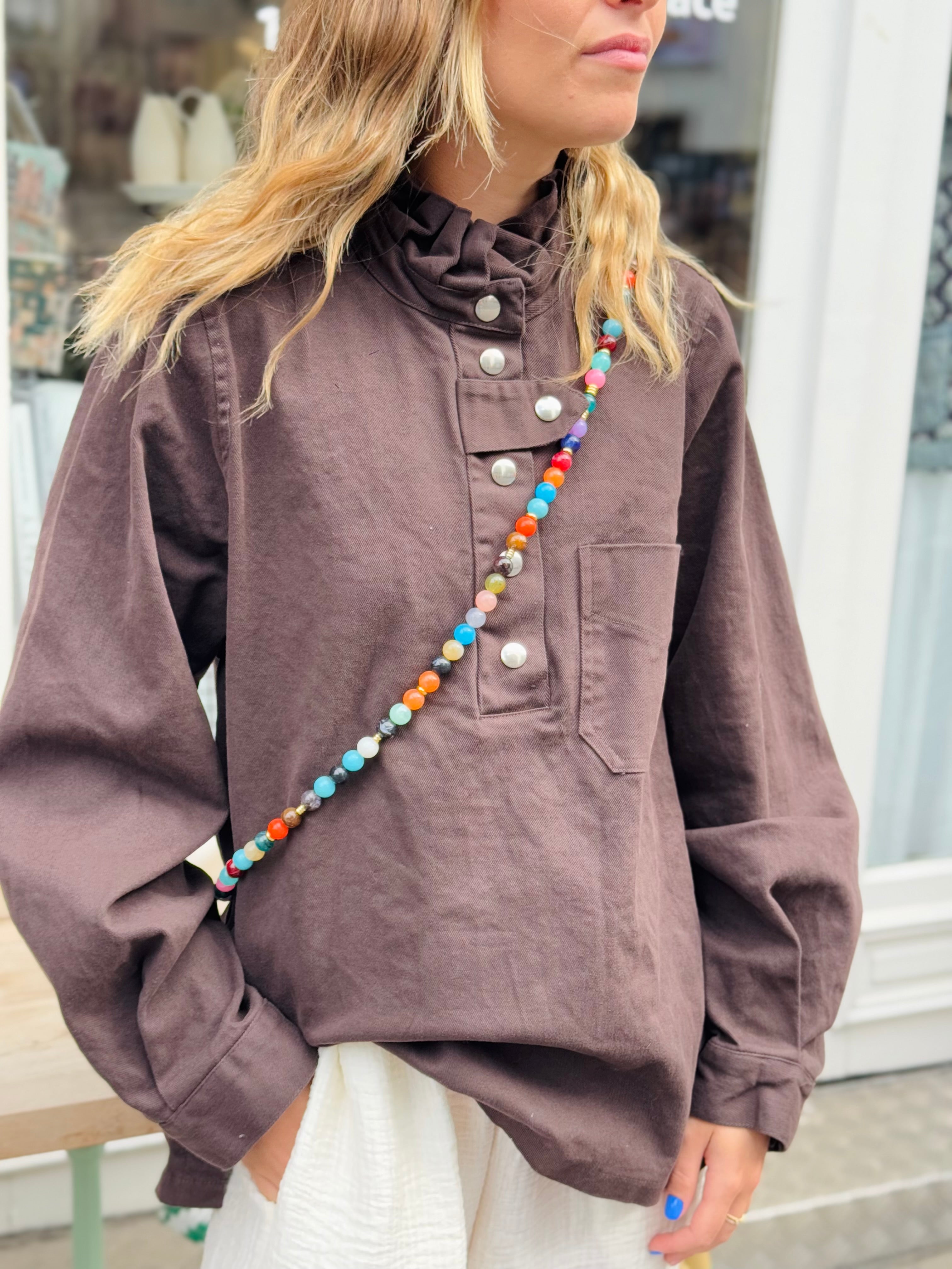 Détail du col de la vareuse jean chocolat