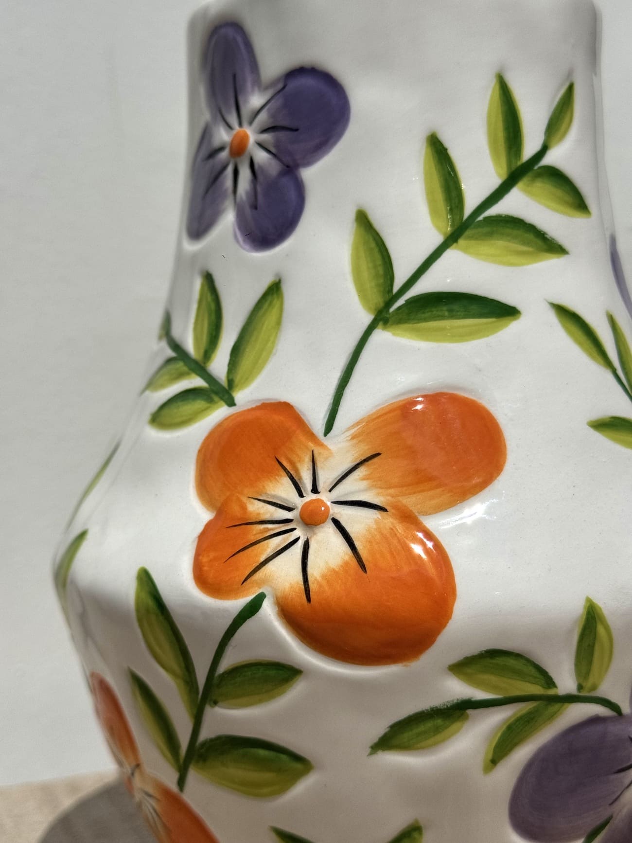 Gros plan vase fleurs Opjet