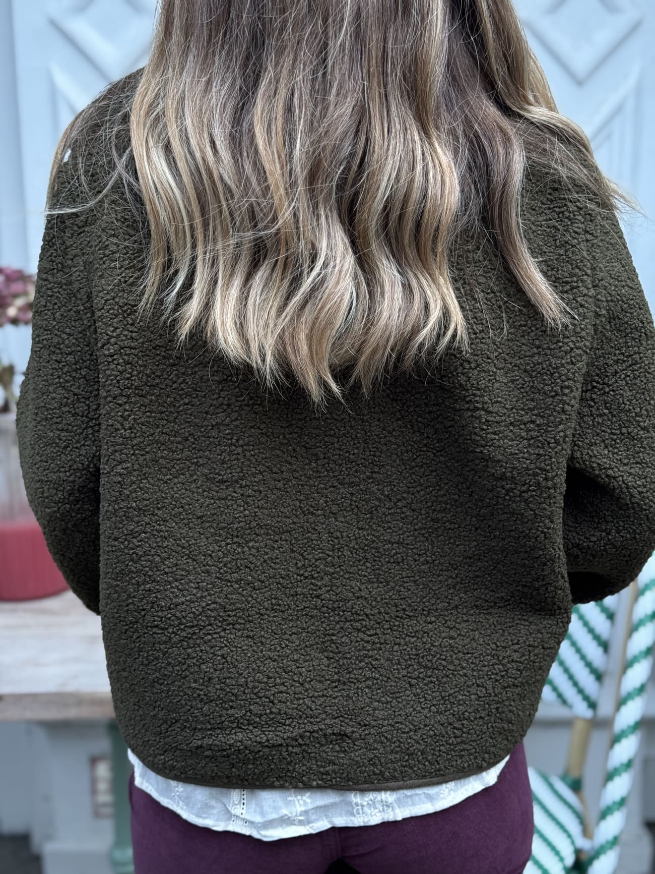 Veste mouton kaki vue de dos