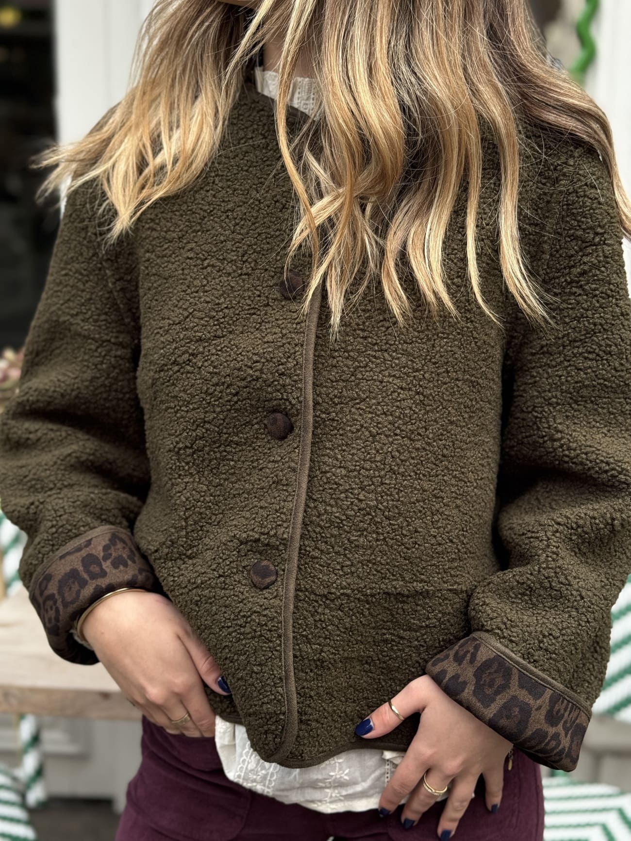 Veste mouton kaki reversible vue de face