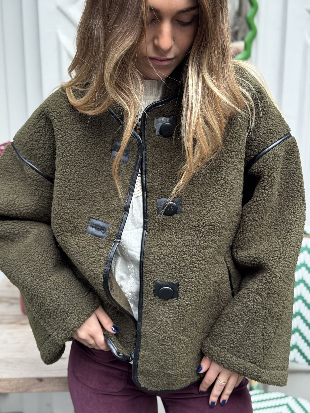 Veste sherpa imitation mouton kaki vue de face