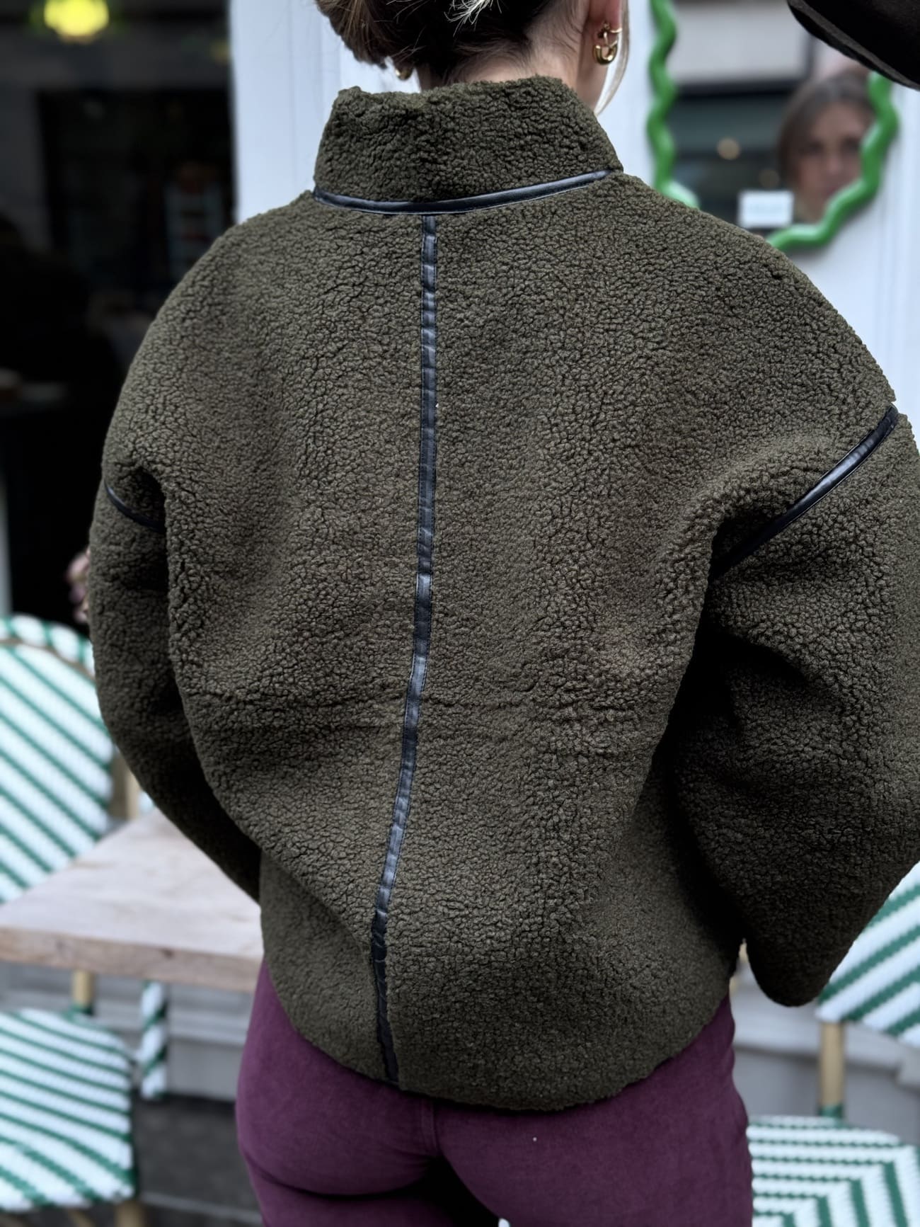 Veste sherpa pour femme kaki vue de dos